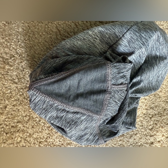 Women’s Tracksmith Running Shorts 🩶 - Picture 7 of 8